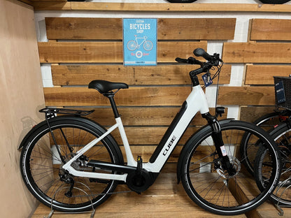 Cube supreme sport hybrid one 500